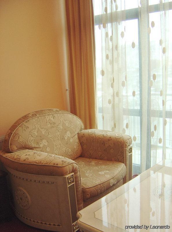 Hotel Pejton Pristina Zimmer foto